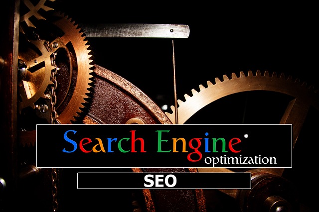 Detail kovových ozubených kol s nápisem Search Engine Optimization a SEO, ilustrace technického SEO